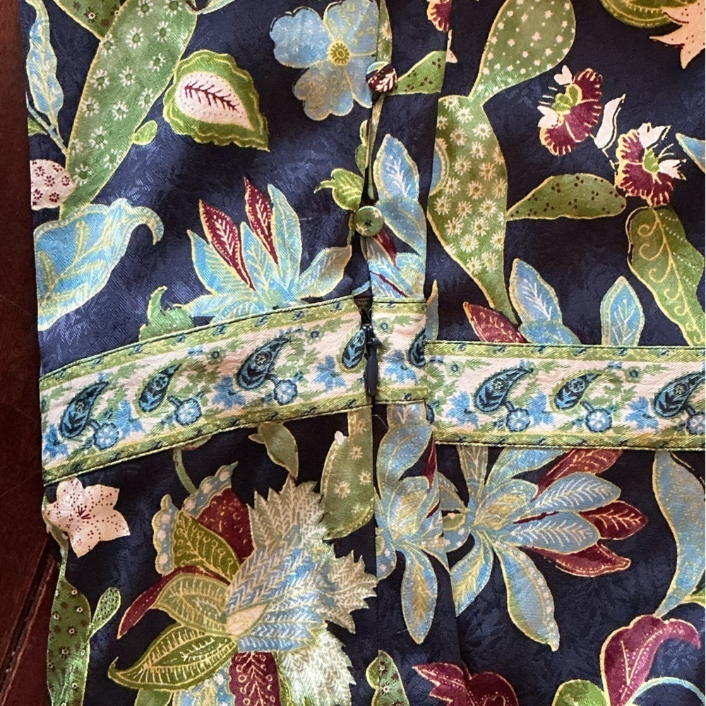 Tory Burch Garden Wisteria Silk Dress Size 6 Fit & Flare, Side Zip, Button Back - Picture 5 of 8